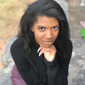 Meet your Posher, Candace amara